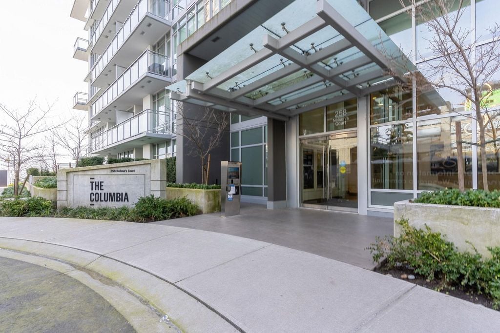 258 Nelson's Crt, #412
