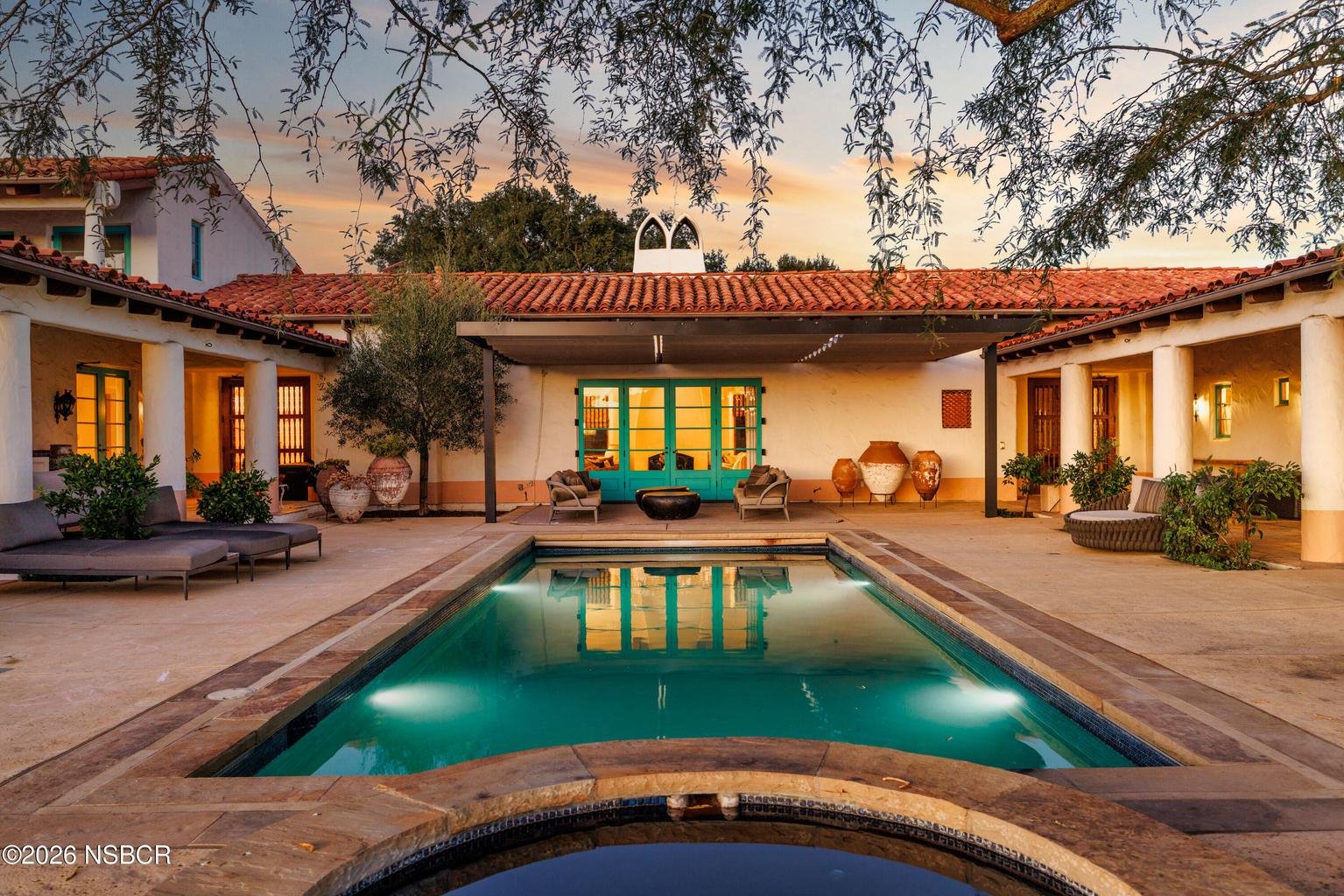 2830 Calzada Ave