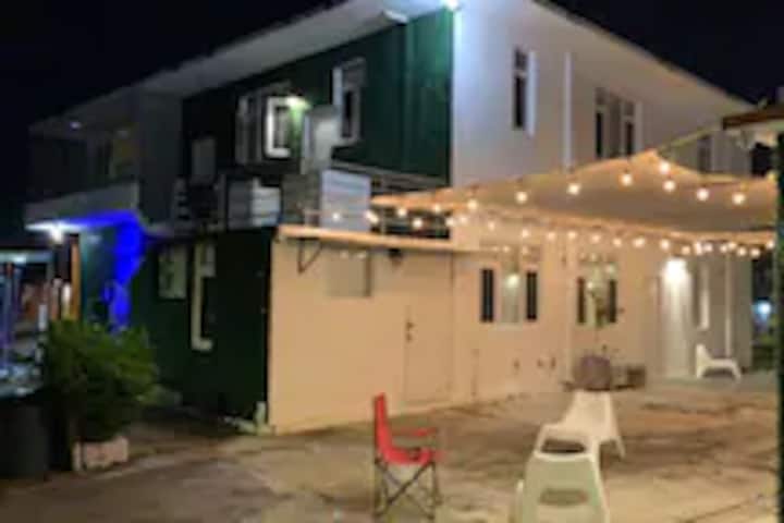 Beach House Apt 10 • 1BR + Sofa Bed • Full Kitchen - Airbnb