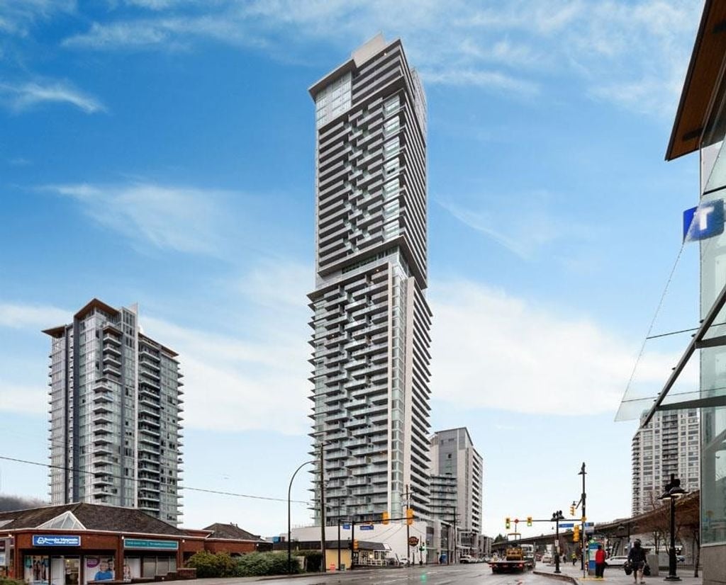 567 Clarke Rd, #505