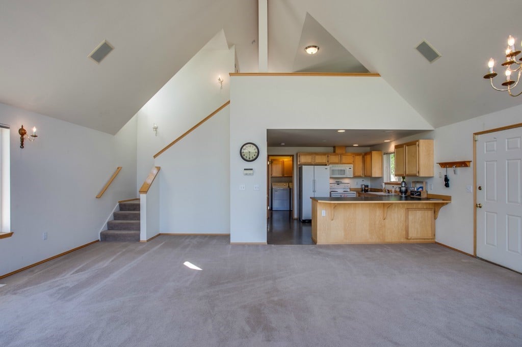 325 W Emerson