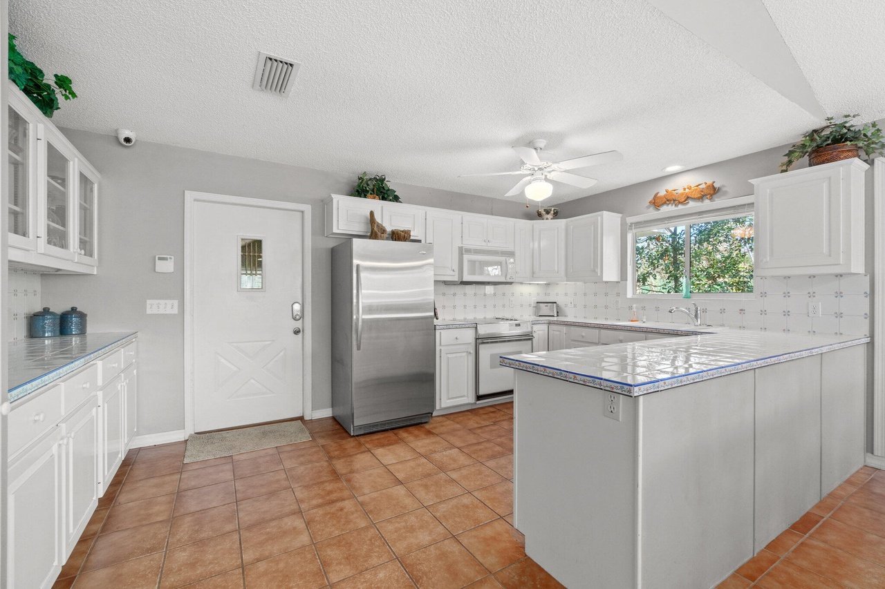 229 W Bayou Forest Dr