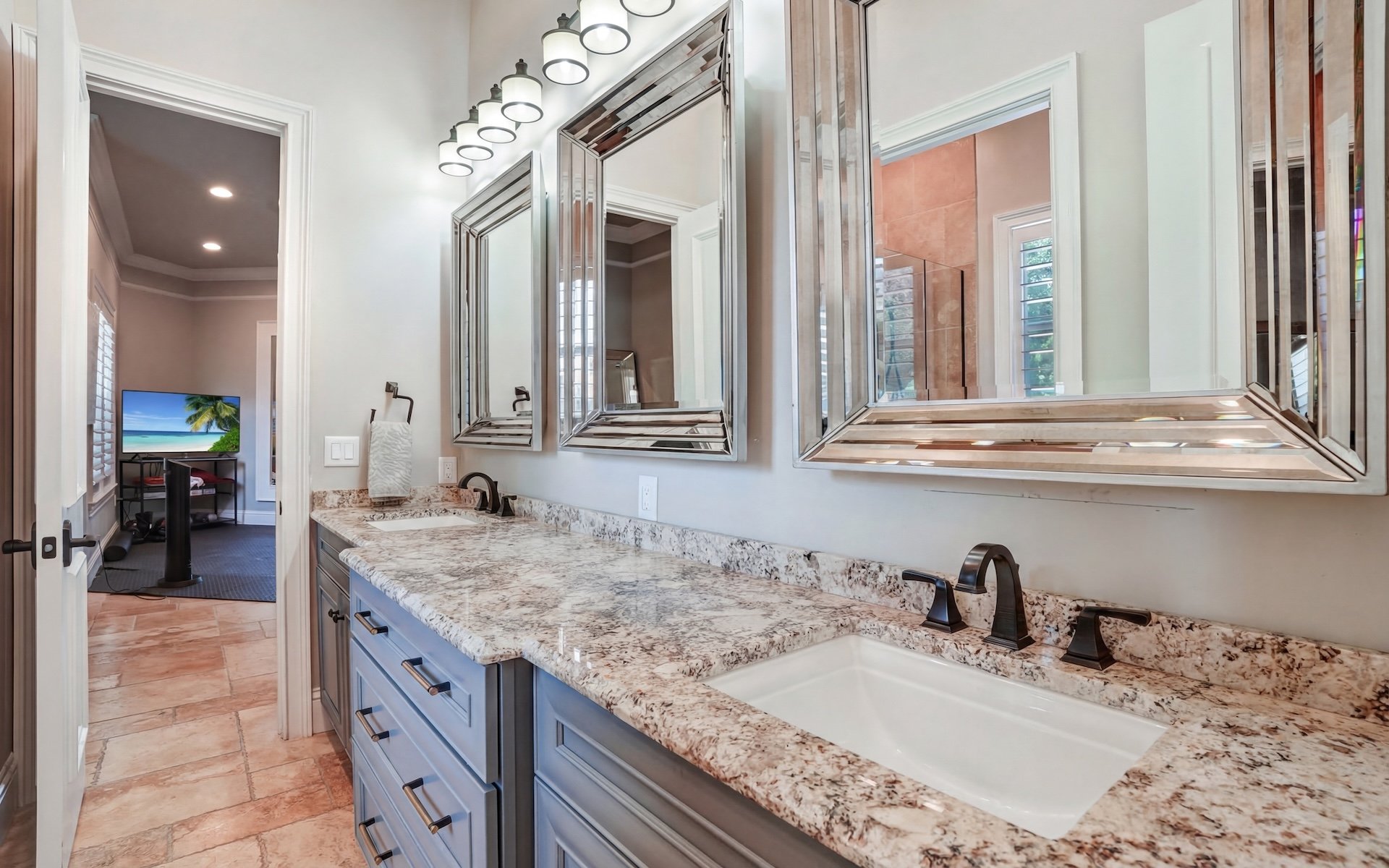 7562 Cordoba Cir