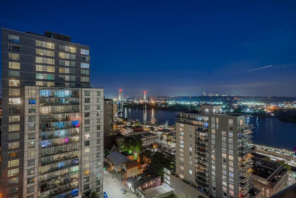 610 Victoria St, #2102