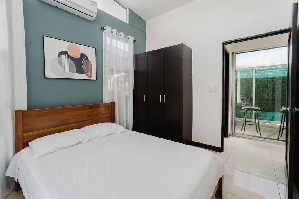 4 Boutique Rental Villas Plus Main House with Private Pool