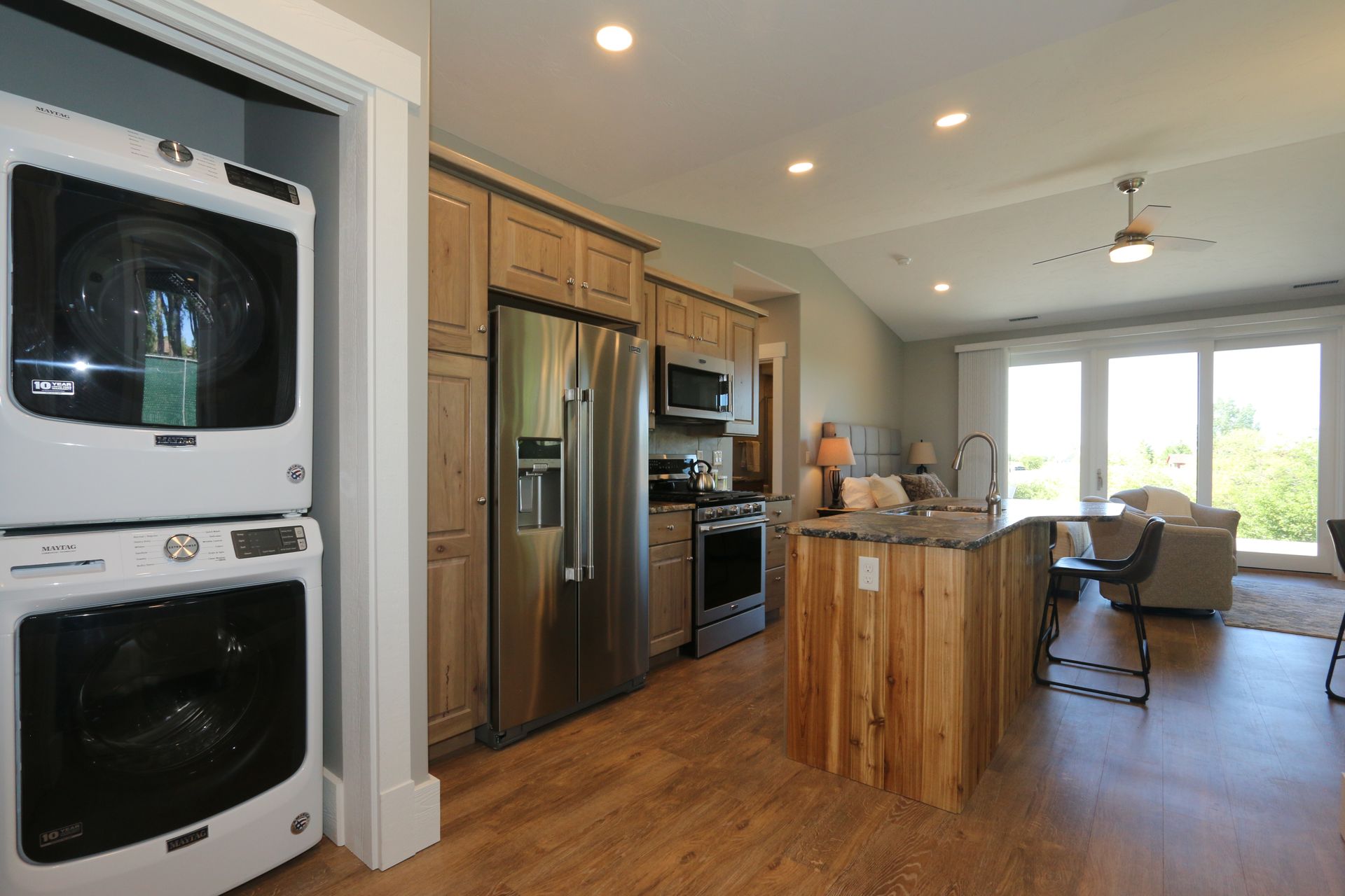 19 Creekside Ln