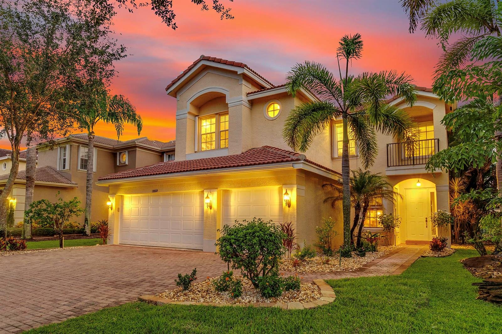 8864 Maple Hill Ct