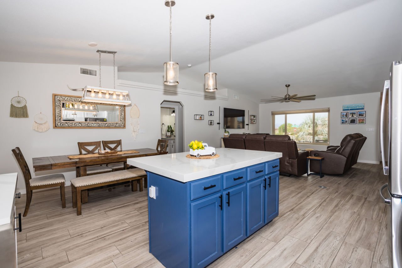 2870 Canyon Oak Dr