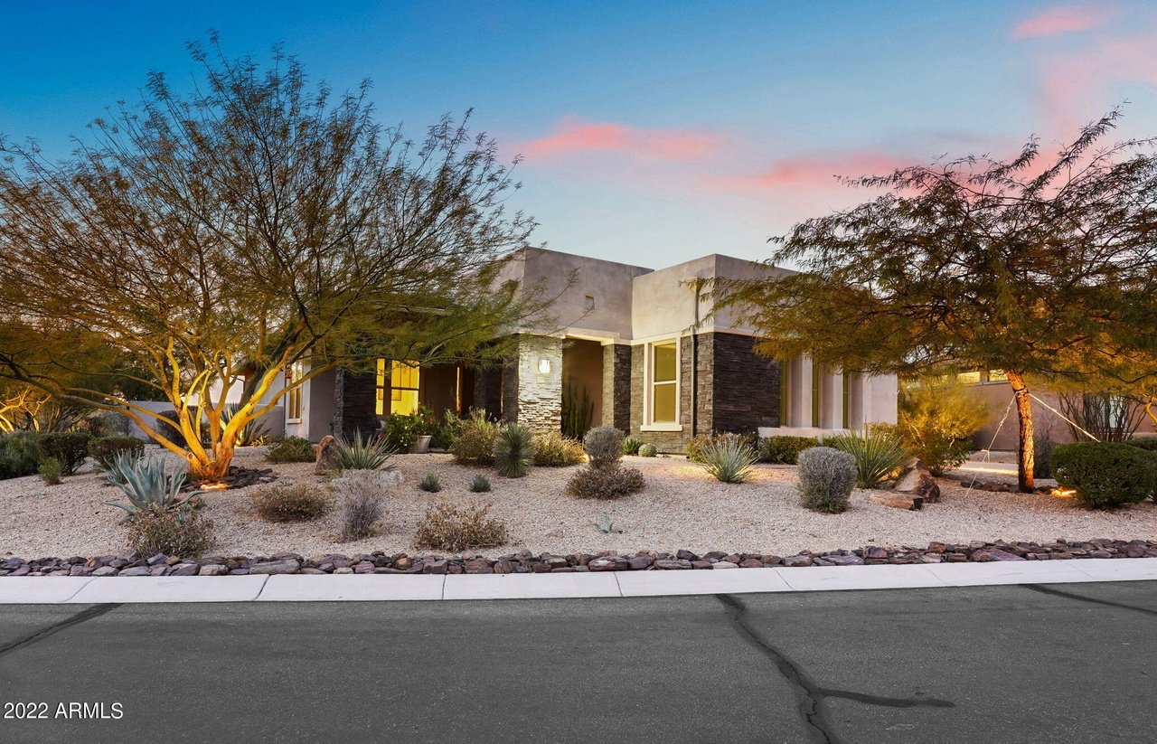 37086 NE Greythorn Cir