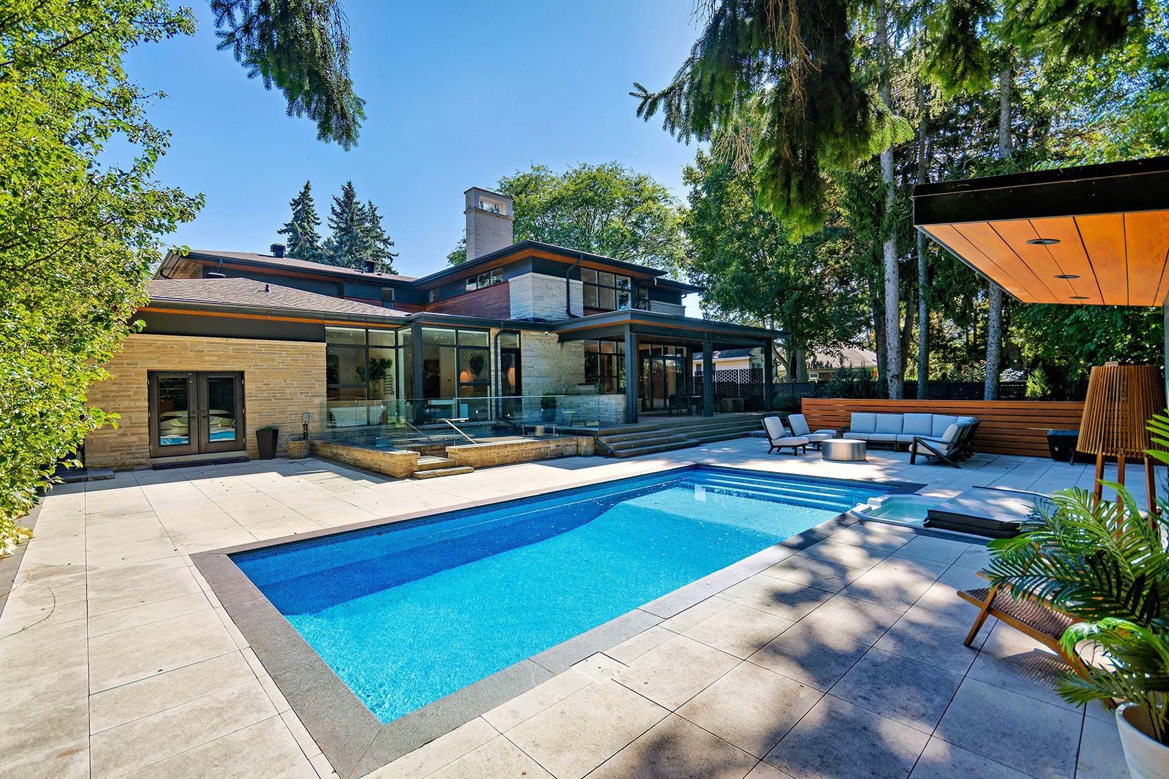 211 Glenview Dr
