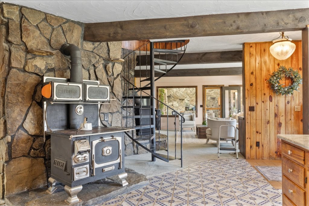 369 Border Trail