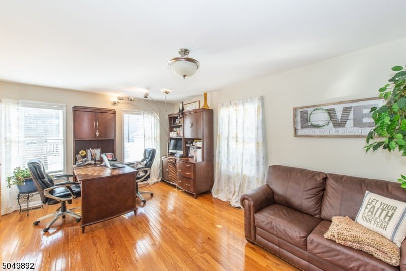 557 Lathrop Ave