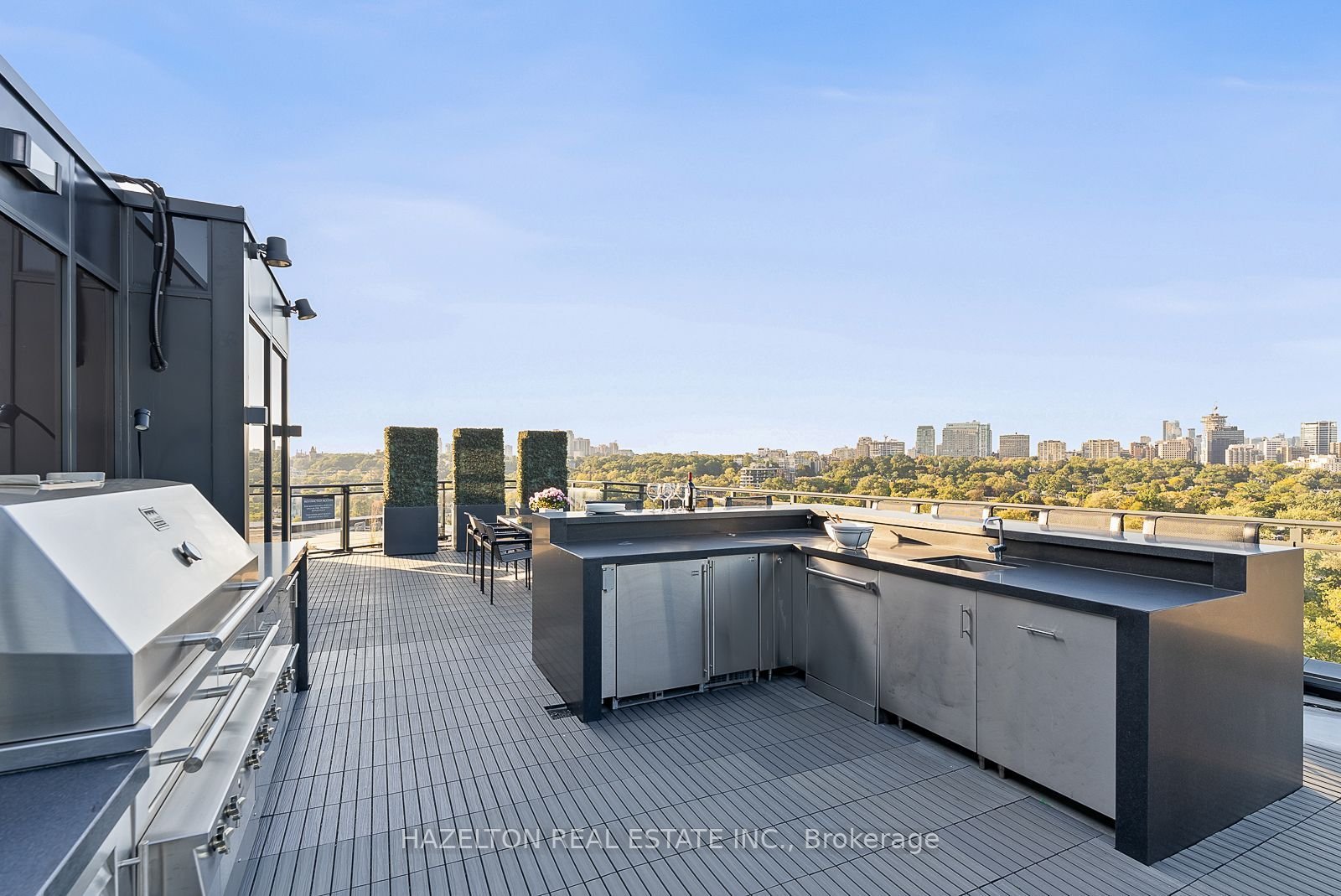 YORKVILLE'S PINACLE OF LUXURY PENTHOUSE