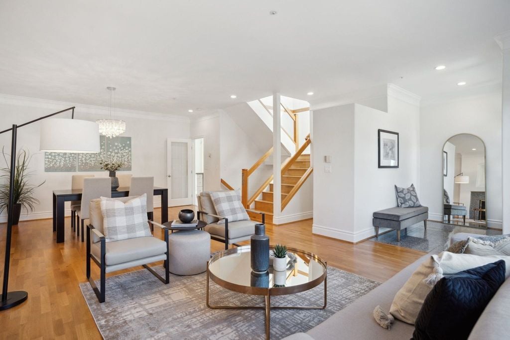 116 W 46th Ave