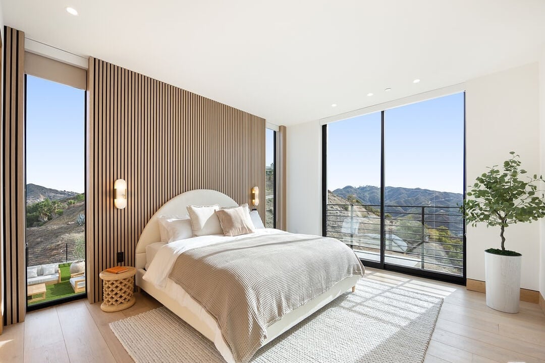 Mulholland Hwy, 90265