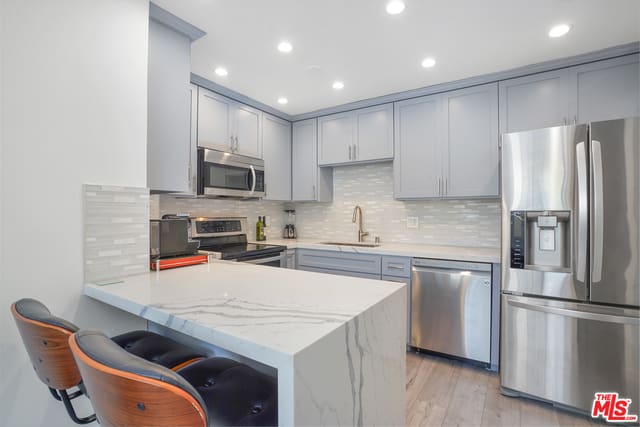 17368 Sunset Blvd, #203A