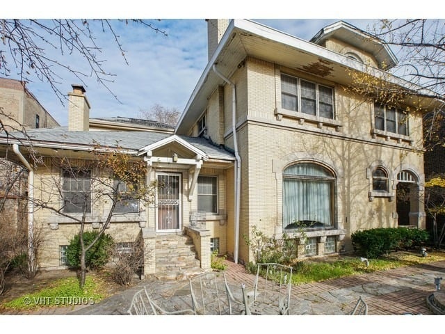 1472 W Winona ST