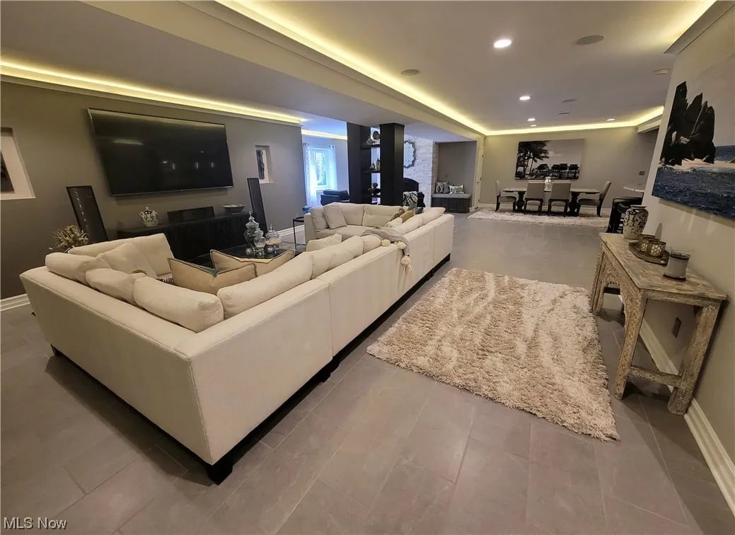 2274 Angela Vista
