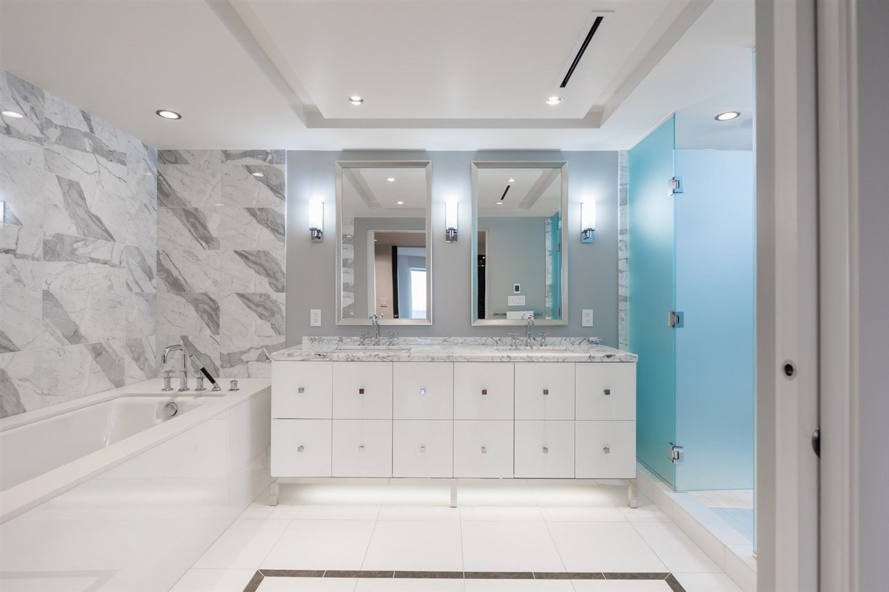 667 Howe St, #3904