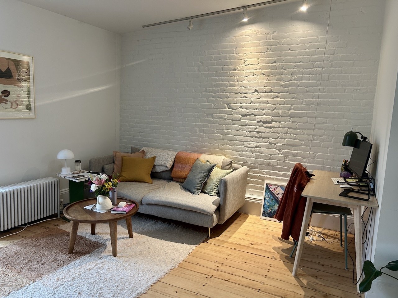 Available AUGUST - Appleton Street 1 bed 1 bath - Just Painted and Floors done - Heat and Hot water included - Pets are ok! 