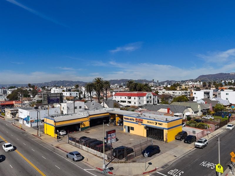 4401 Beverly Blvd