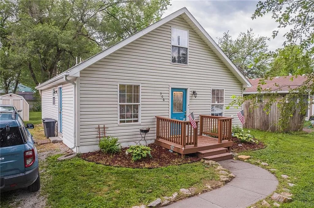 306 East St