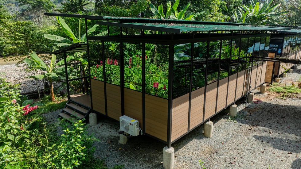 Riverfront Surf House in Playa Dominical Walk to the Beach