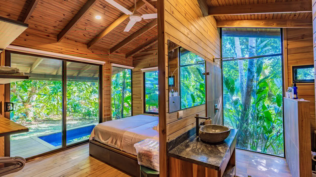 Ocean View Luxury Estate with An Incredible Location in Dominical