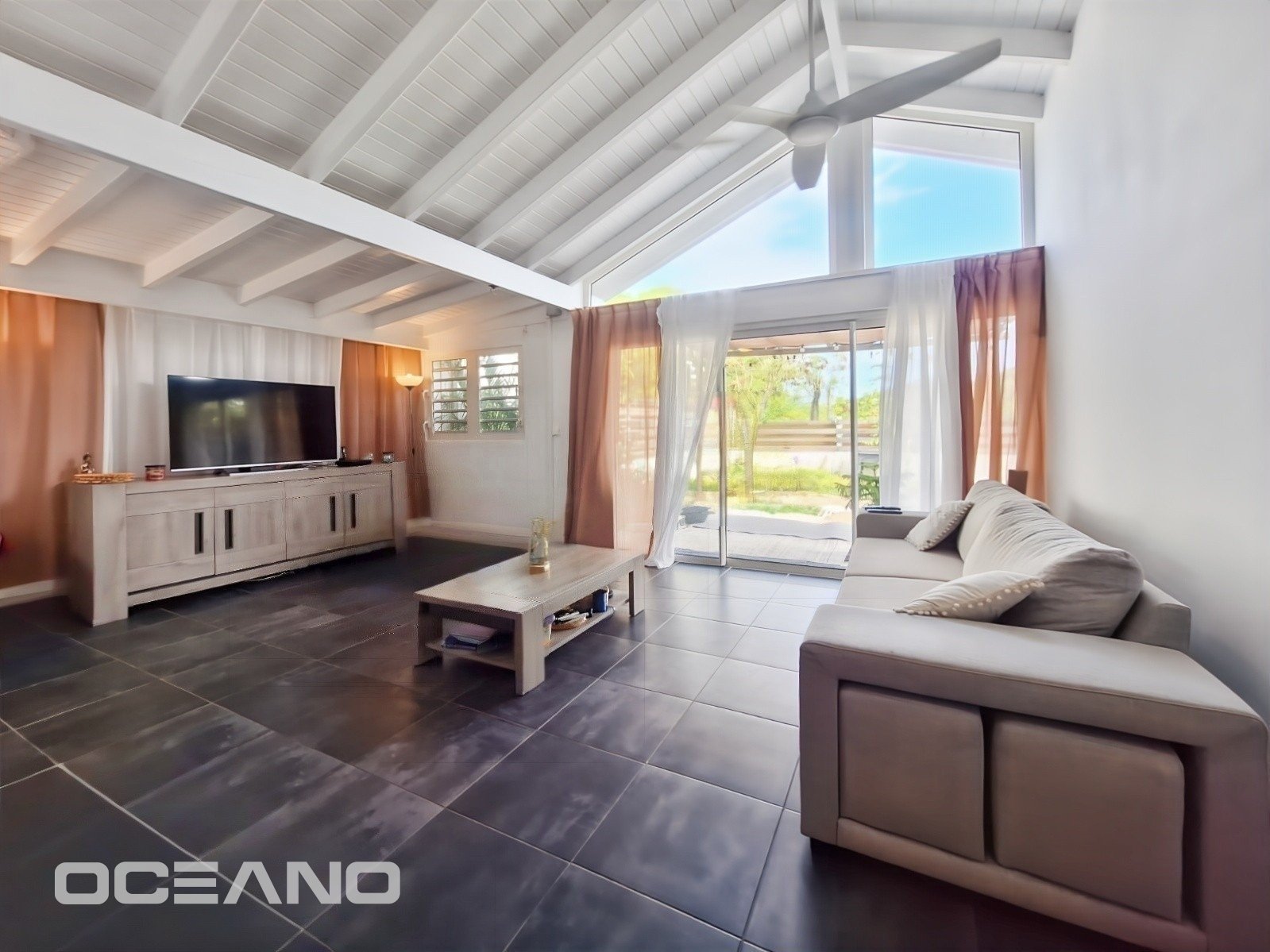 4-bedroom house with garden 