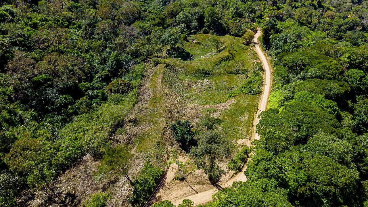 Whale Tail Views Luxury Waterfall Farm