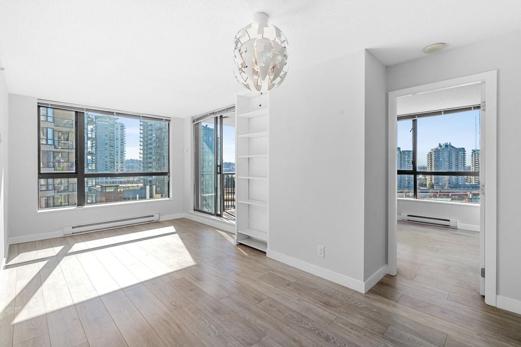 833 Agnes St, #807