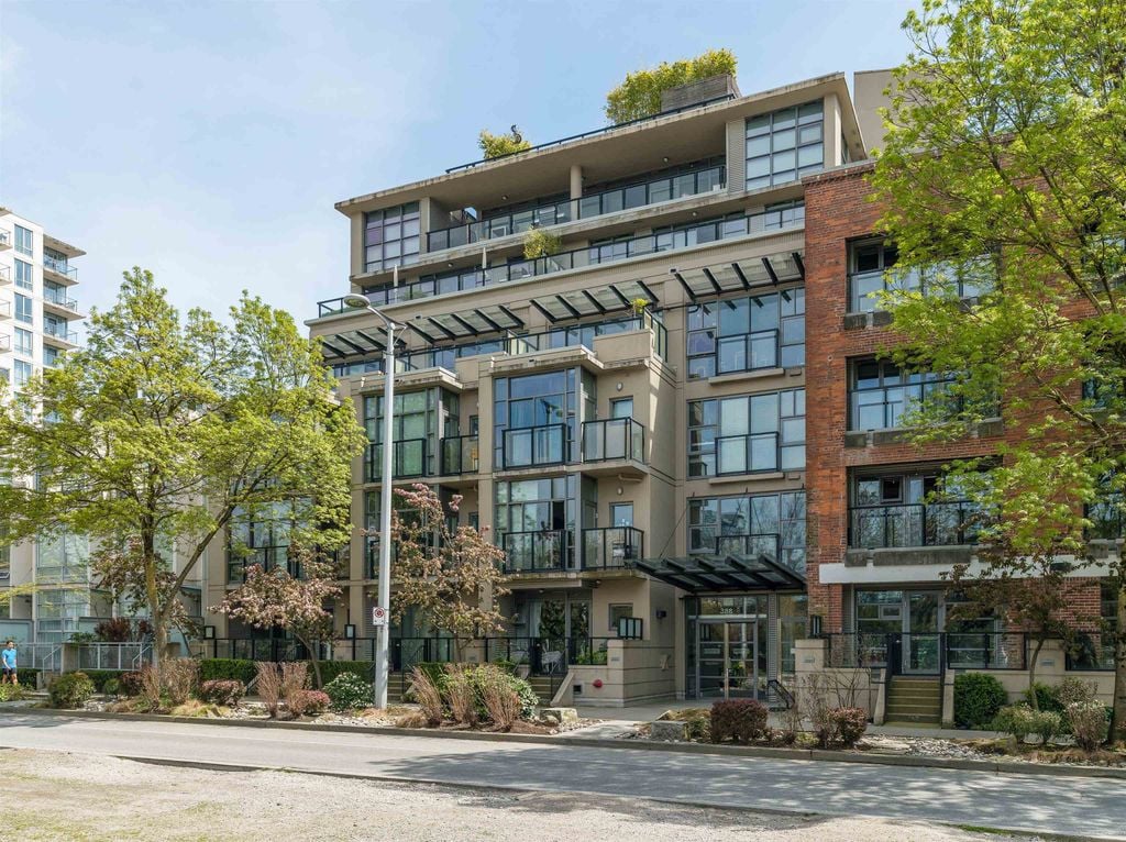 388 W 1st Ave, #206