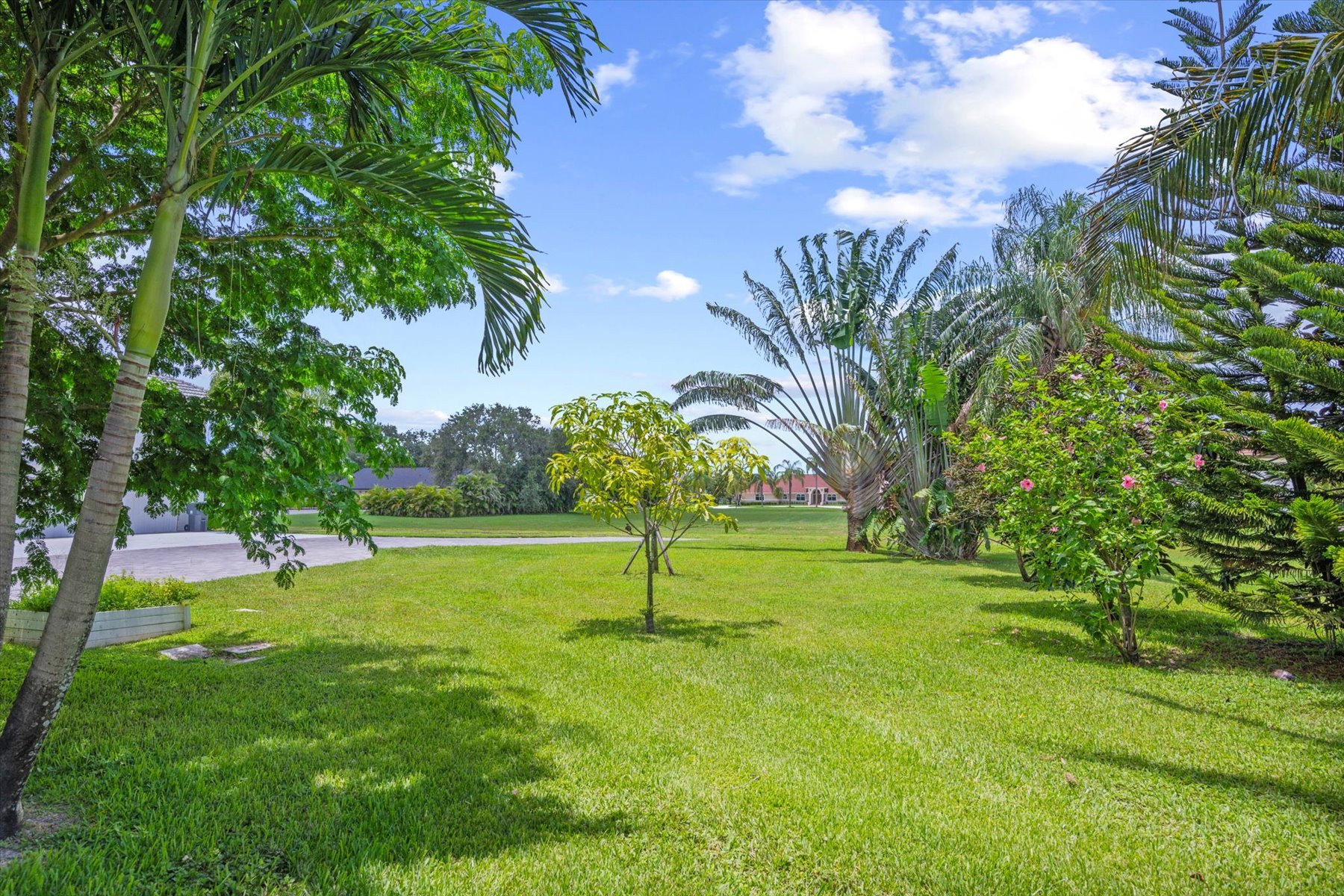 2900 Greenbriar Blvd