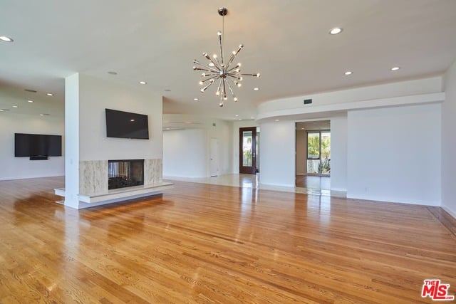 1070 Somera Rd