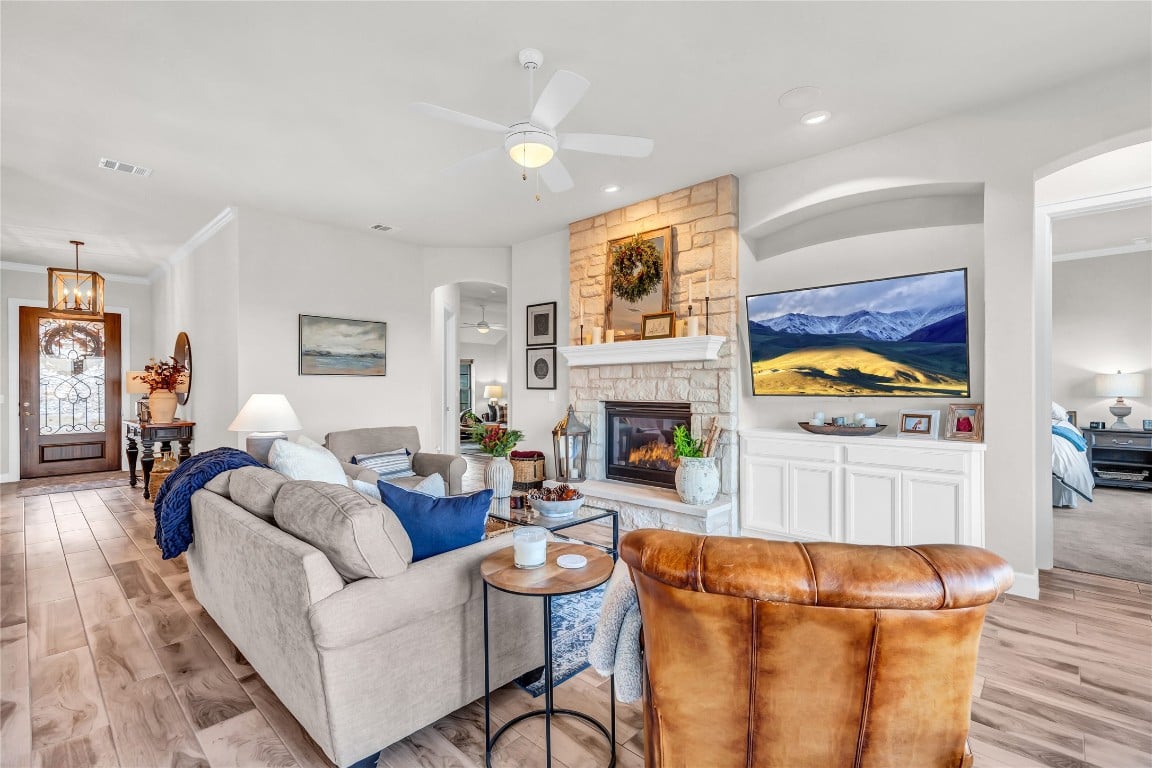 500 Balcones Ridge Way