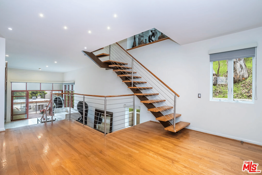 8783 Lookout Mountain Ave