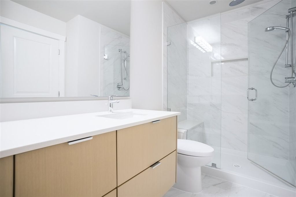 255 W 1st St, #510