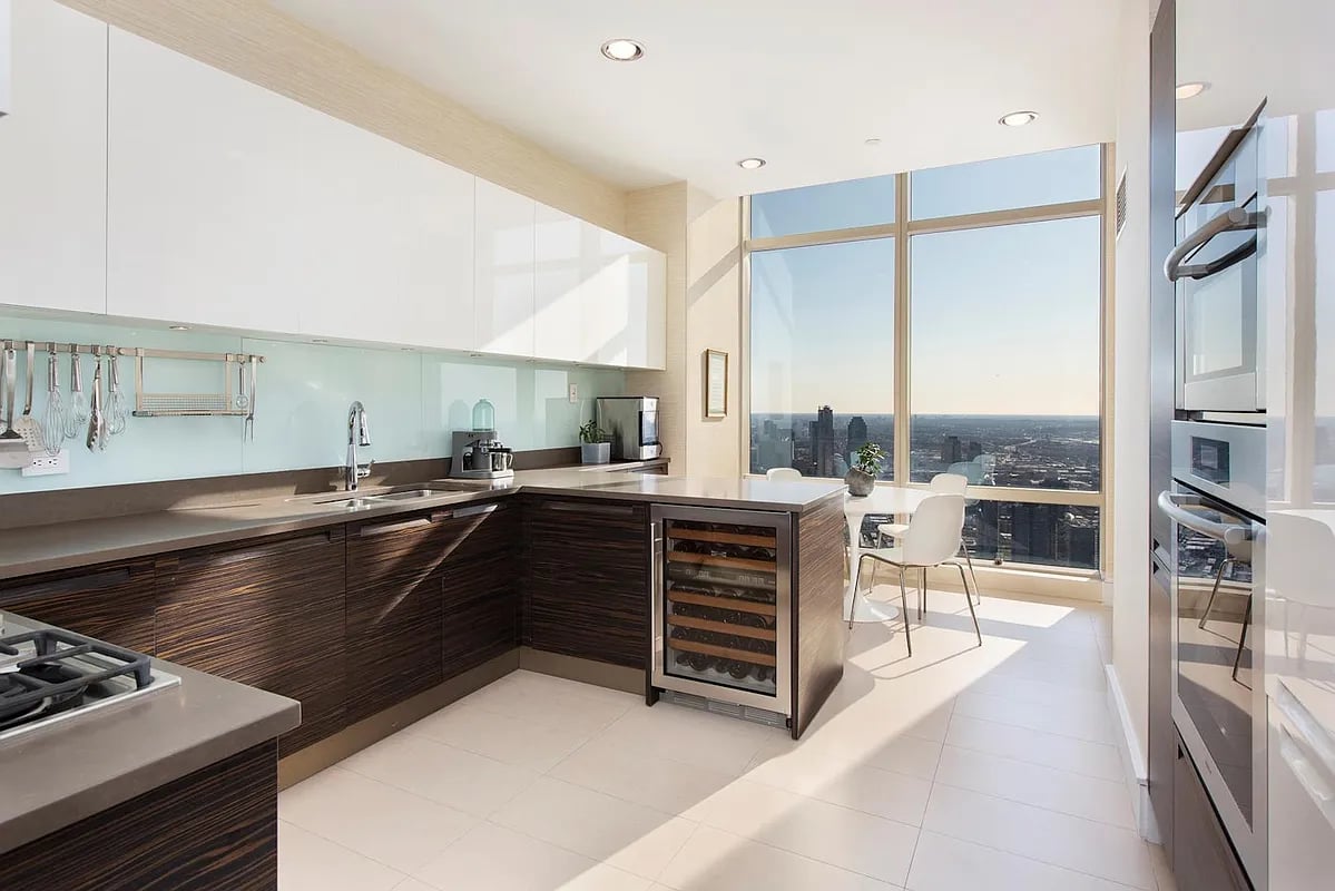 845 United Nations Plaza Unit: 82B