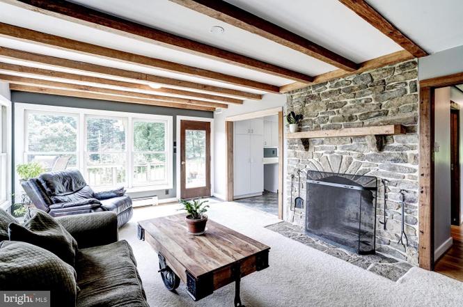 42165 Black Walnut Ln