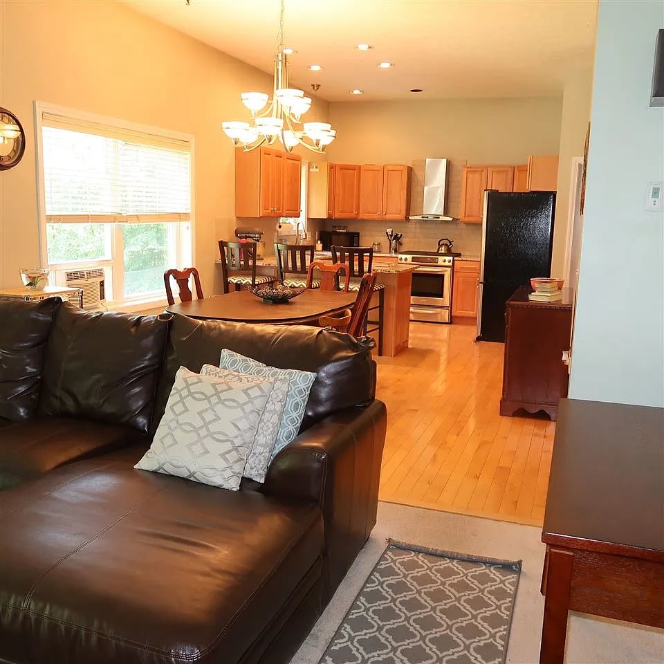 4 Dove Rd