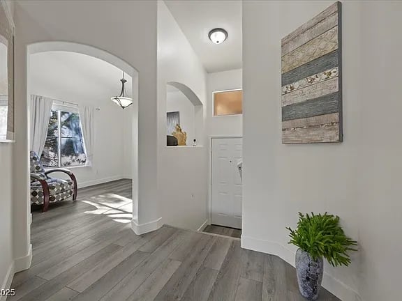 5000 Red Rock Unit: 240