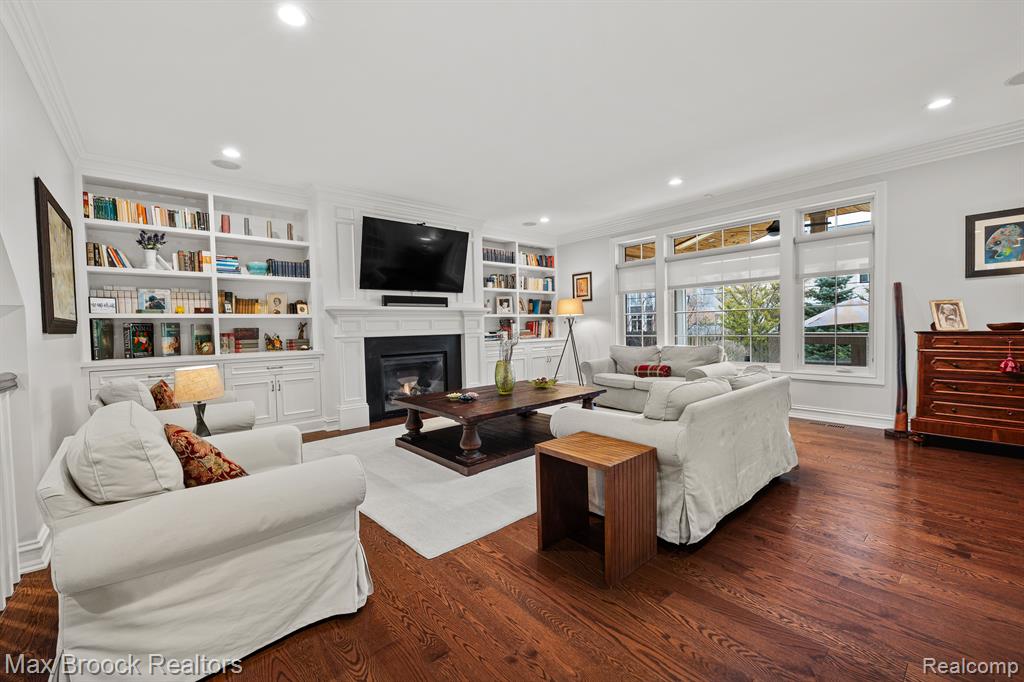 1170 Chesterfield Avenue