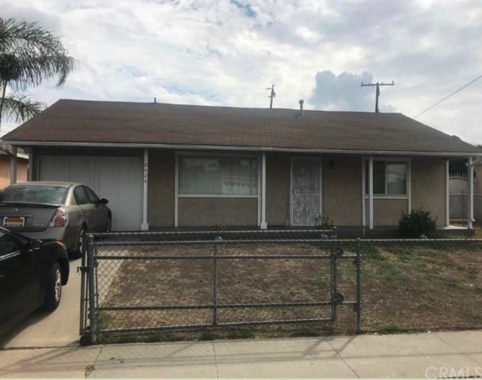 2424 W Claude St