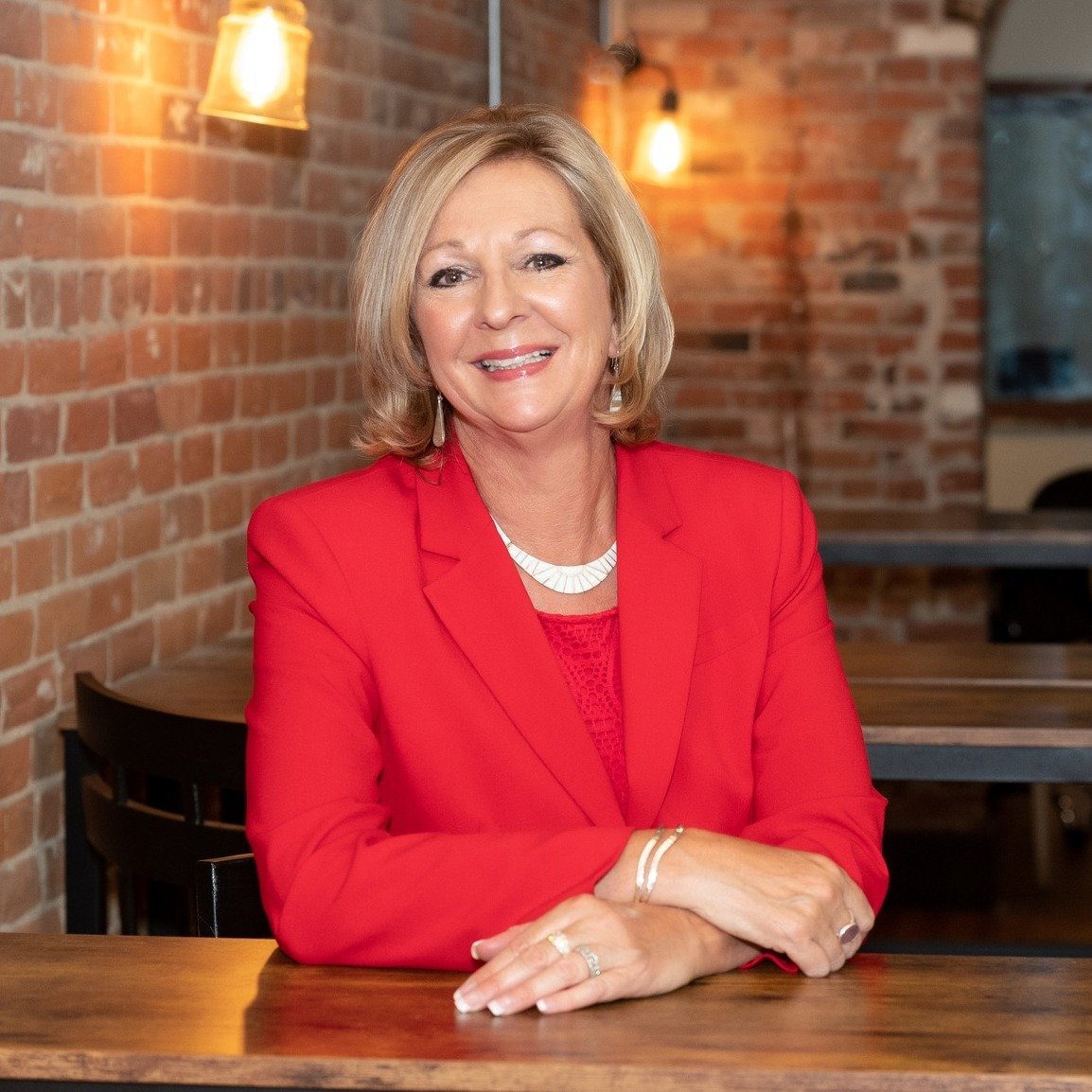 Mary Colwell Longmont, CO Real Estate Agent Headshot