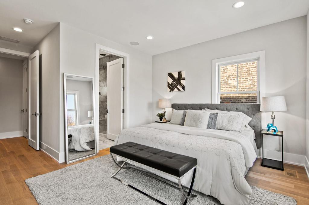 Wicker Park New Construction: 1909 W. Schiller #2E
