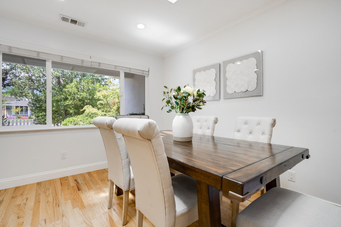 15720 Loma Vista Ave, Los Gatos, CA 95032-3637