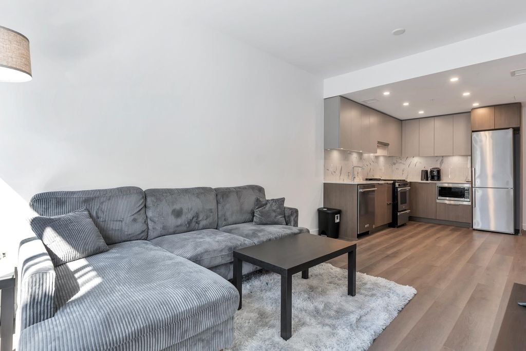 648 Lea Ave, #305