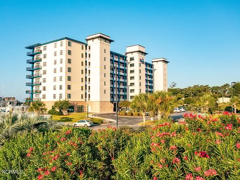 4425 Arendell St Apt 105