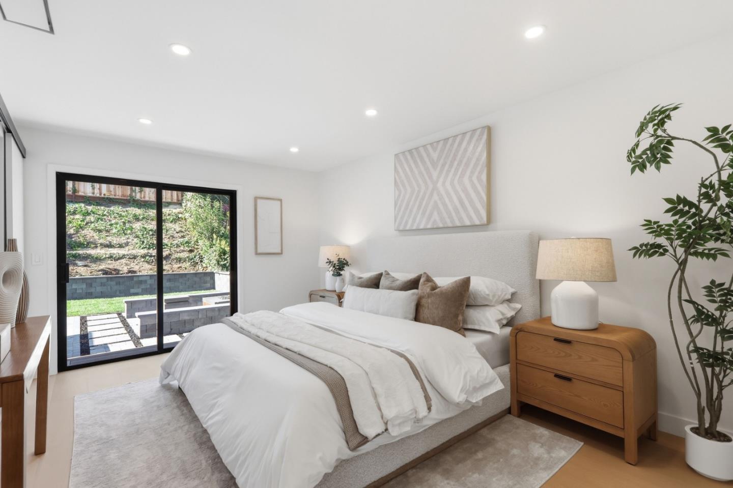 1041 Crestview Drive