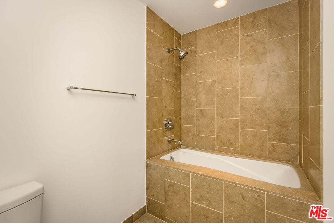 6250 Hollywood Blvd, #10J